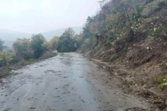 Αποκομμένη οδικώς η Ήπειρος: Κλειστή η παλαιά Εθνική Οδός Άρτας – Αμφιλοχίας μετά την Ιόνια Οδό, λόγω νέας κατολίσθησης