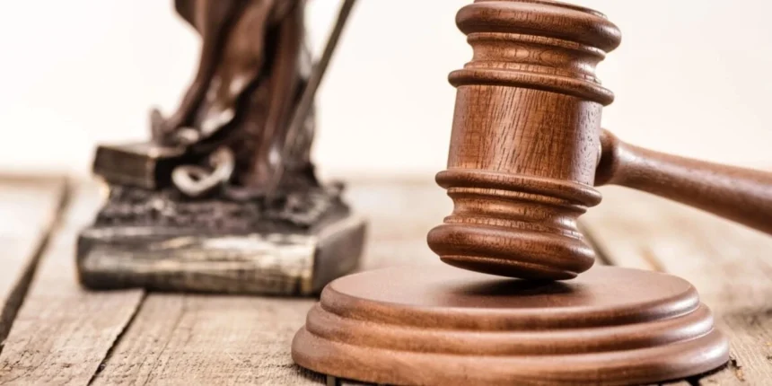 Δικηγόρος οπλοφορούσε μέσα στο δικαστήριο της Ευελπίδων