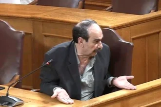 Δίωξη για απείθεια σε βάρος του Γιώργου Ξυλούρη ή «Φραπέ» 