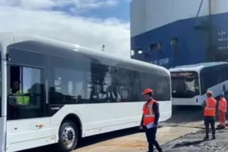 Έφτασαν στη Θεσσαλονίκη τα 100 νέα ηλεκτρικά λεωφορεία των ΚΤΕΛ