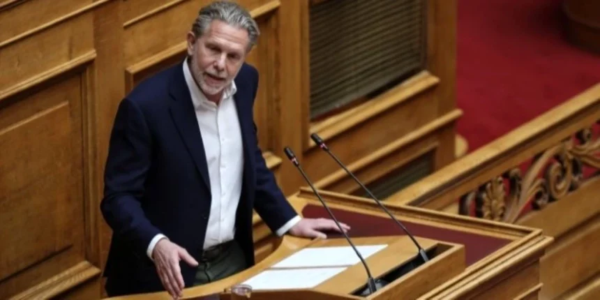 Γερουλάνος: Θα ήταν καταστροφική η συνεργασία ΠΑΣΟΚ με ΝΔ