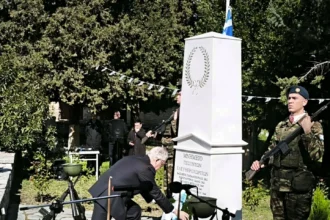 Ήπειρος: Αποκαλυπτήρια Μνημείου Πεσόντων με βαθιά μηνύματα από τον Πρόεδρο της Δημοκρατίας