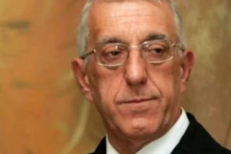 Κακλαμάνης για τον βανδαλισμό του πολιτικού γραφείου της Χριστίνας Αλεξοπούλου: “Τέτοιες ενέργειες δεν έχουν θέση σε μια δημοκρατική κοινωνία”