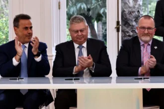 Μπήκαν οι υπογραφές της Ελλάδας με τη Chevron – Μητσοτάκης: Η Ελλάδα κάνει άλμα στον τομέα της ενέργειας