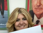 ΠΑΣΟΚ: Αναστέλλεται η κομματική ιδιότητα της Αναστασίας Χατζηδάκη που ελέγχεται για τα επιδόματα του ΟΠΕΚΑ – Τι δήλωσε