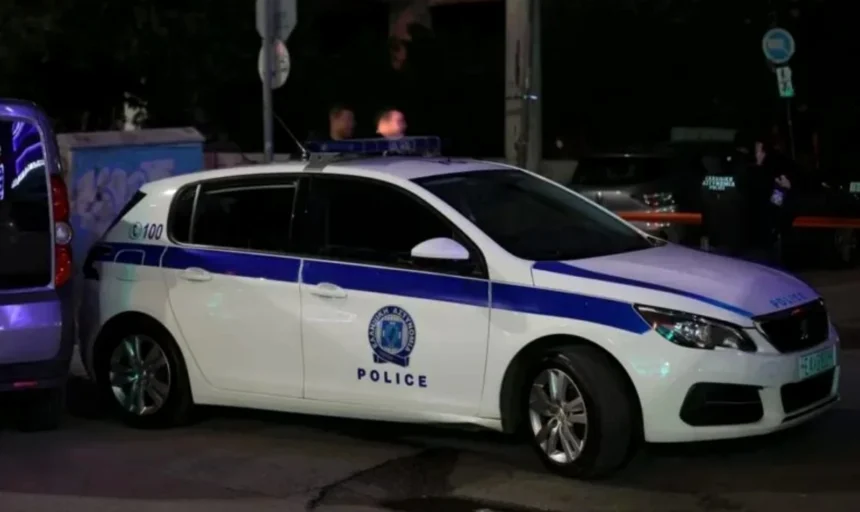 Πέταξαν χειροβομβίδα στον Κορυδαλλό: Ζημιές σε 6 αυτοκίνητα, έσπασαν τα τζάμια διαμερίσματος από το ωστικό κύμα