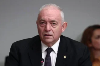 Προειδοποίηση Λέκκα για τη λειψυδρία: «Δεν υπάρχει περιθώριο εφησυχασμού» – «Λόγω βροχοπτώσεων οι κατολισθήσεις και η άνοδος της θάλασσας»