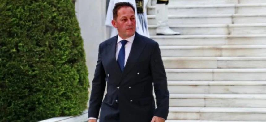 Στέλιος Πέτσας : Το πολιτικό beef με τον Άδωνι ευνοεί μόνο τη Ζωή Κωνσταντοπούλου