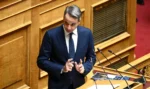 Στη Βουλή ο Μητσοτάκης – Θα απαντήσει σε επίκαιρη ερώτηση Ανδρουλάκη για τα ενεργειακά
