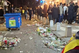 Συνεργεία του Δήμου Θεσσαλονίκης έκαναν λαμπίκο το κέντρο μετά τον “βομβαρδισμό” της Τσικνοπέμπτης