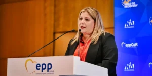 Συρεγγέλα : Στο τέλος θα μας πούνε ότι η Νέα Δημοκρατία έβαλε την ΠΑΣΚΕ να υπερασπιστεί τον κ. Παναγόπουλο