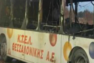 Θεσσαλονίκη: Φωτά σε εν κινήσει αστικό λεωφορείο των ΚΤΕΛ στη Σίνδο 