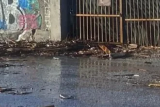 Θεσσαλονίκη: Σοβαρές ζημιές από τον δυνατό Βαρδάρη στις εγκαταστάσεις του Ομίλου Θαλάσσιων Αθλημάτων