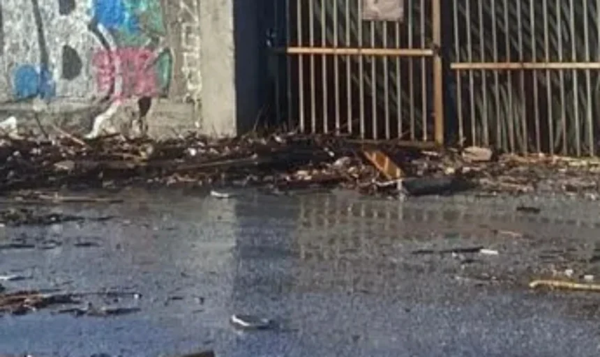Θεσσαλονίκη: Σοβαρές ζημιές από τον δυνατό Βαρδάρη στις εγκαταστάσεις του Ομίλου Θαλάσσιων Αθλημάτων