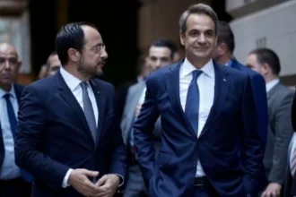 Τηλεφωνική επικοινωνία Μητσοτάκη – Χριστοδουλίδη