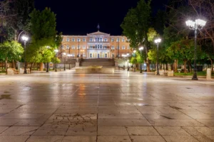 Το δίλλημα των εκλογών και η αντισυστημική επιλογή