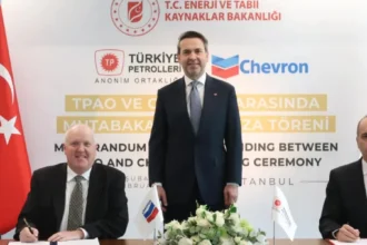 Υπεγράφη συμφωνία μεταξύ Άγκυρας και Chevron: Ξεκινούν κοινές έρευνες για πετρέλαιο και φυσικό αέριο