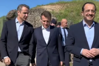 Ανάρτηση Μακρόν στα ελληνικά: Με Χριστοδουλίδη και Μητσοτάκη εργαζόμαστε για την ασφάλεια γύρω από την Κύπρο, στην ανατολική Μεσόγειο