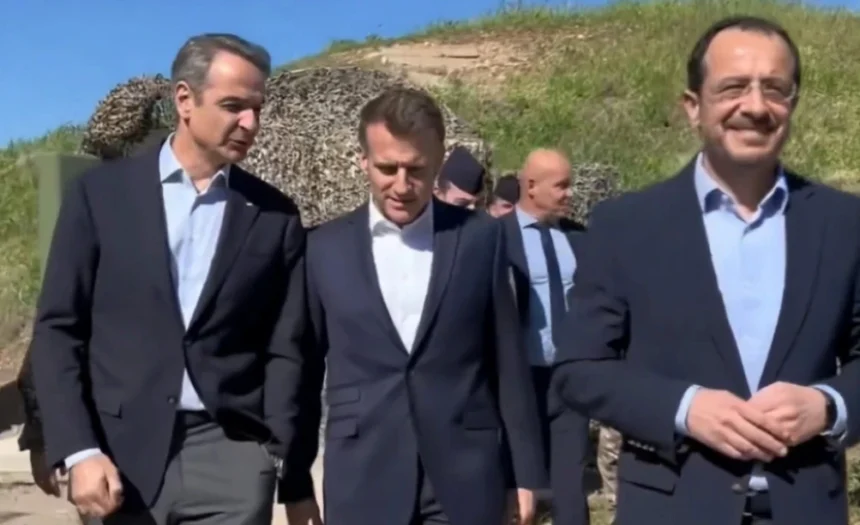 Ανάρτηση Μακρόν στα ελληνικά: Με Χριστοδουλίδη και Μητσοτάκη εργαζόμαστε για την ασφάλεια γύρω από την Κύπρο, στην ανατολική Μεσόγειο