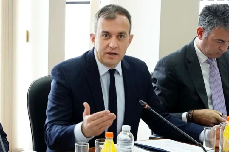 Επεισόδιο Χατζηβασιλείου με Νταβούτογλου για το Κυπριακό: «Έχουμε εισβολή από το 1974, η Τουρκία να αποδεχθεί την πραγματικότητα»