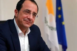 Χριστοδουλίδης σε Ανδρουλάκη: «Για πρώτη φορά αλληλεγγύη στην πράξη, η Κύπρος δεν είναι μέρος της κρίσης»