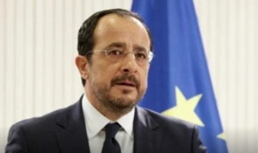 Χριστοδουλίδης στο Bloomberg: «Πρέπει να συζητηθεί το ζήτημα των βρετανικών βάσεων στην Κύπρο»