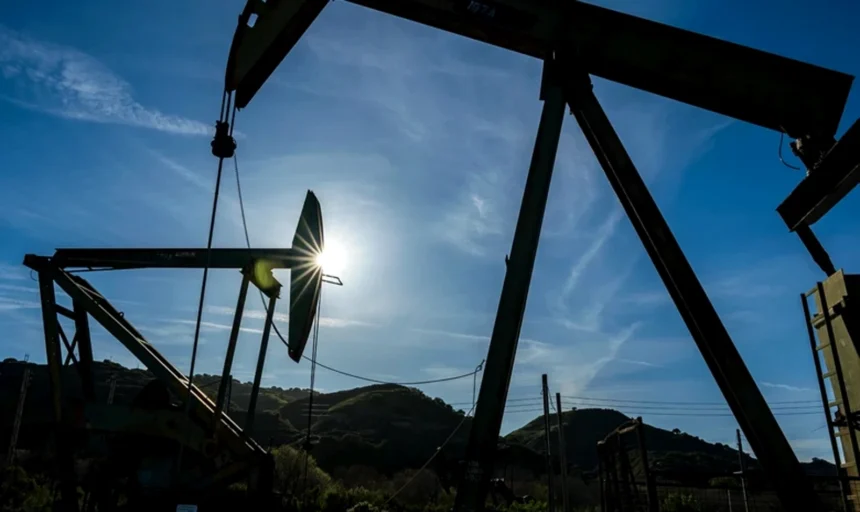 Χτύπημα με drone σε διυλιστήριο του Κουβέιτ – Ο Τραμπ απειλεί να ανατινάξει το πελώριο ιρανικό κοίτασμα φυσικού αερίου