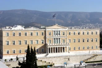 Δημοσκόπηση MRB: Πρώτη χωρίς αυτοδυναμία η ΝΔ – Οικουμενική κυβέρνηση ζητούν οι πολίτες