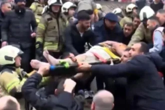 Δύο τα κτήρια που κατέρρευσαν στην Κωνσταντινούπολη – Σε εξέλιξη επιχείρηση στα ερείπια, άγνωστος ο αριθμός εγκλωβισμένων
