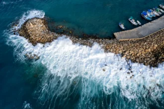 Εγκλωβισμένοι στη Γαύδο μαθητές από σχολείο της Βούλας – Πιθανόν να επιστρέψουν με φρεγάτα του Πολεμικού Ναυτικού