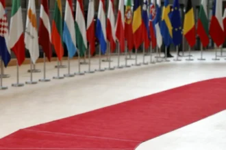 Ενεργειακός συναγερμός στο Eurogroup: Στο τραπέζι το κόστος και οι κίνδυνοι για την ανάπτυξη της ευρωζώνης