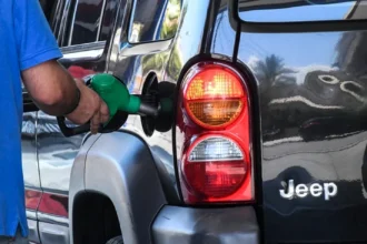 Fuel Pass: Πώς κάνετε αίτηση, ποιοι το δικαιούνται και πότε πληρώνονται τα ποσά πριν από το Πάσχα
