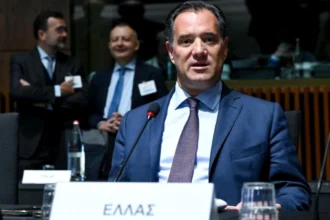 Γεωργιάδης για καταγγελίες για τη γραμμή 1566: «Λειτουργεί κανονικά, εκατομμύρια τα ραντεβού»