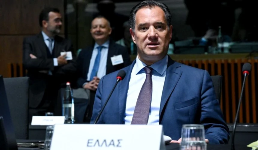 Γεωργιάδης για καταγγελίες για τη γραμμή 1566: «Λειτουργεί κανονικά, εκατομμύρια τα ραντεβού»