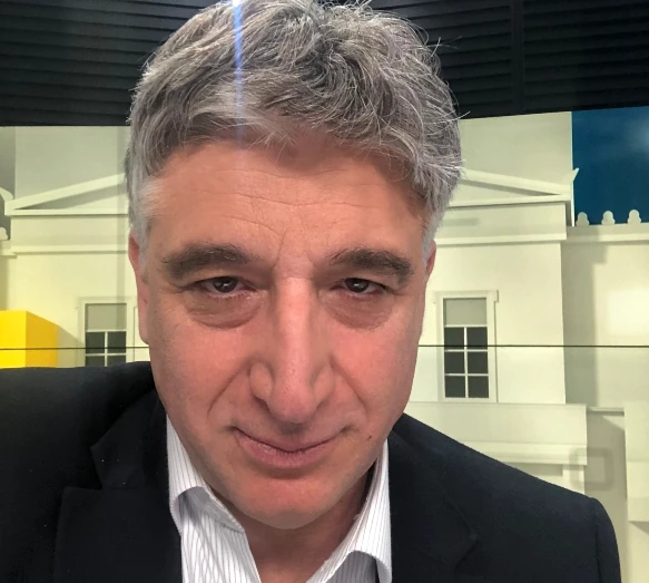 Γιώργο Αποστολόπουλος: Περί της “διεύρυνσης” του ΠΑΣΟΚ
