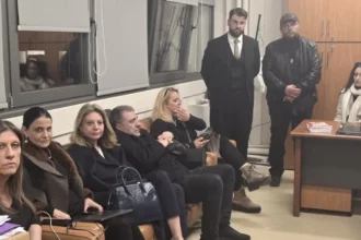 Η ανάρτηση της Μαρίας Καρυστιανού από τα δικαστήρια για τη δίκη για τα βίντεο των Τεμπών