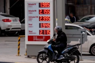 Καύσιμα: «Λευκός καπνός» με voucher 3.000€ και τέλος στο πλαφόν – Προς αναστολή οι κινητοποιήσεις