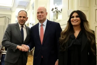 Μήνυμα συνεργασίας και συμμαχίας από τις ΗΠΑ προς την Ελλάδα – Συνάντηση Γουίτακερ-Γκίλφοϊλ με Έλληνες αξιωματούχους