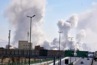 Νέες εκρήξεις στην Τεχεράνη – Το Ισραήλ λέει ότι κατέστρεψε αεροσκάφος που χρησιμοποιούσε ο Χαμενεΐ στο αεροδρόμιο Μεχραμπάντ
