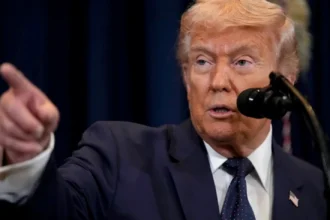 «Οι Ιρανοί θέλουν αληθινά συμφωνία, αλλά φοβούνται να το πουν για να μην τους σκοτώσουν», λέει ο Τραμπ – Η Τεχεράνη τον διαψεύδει