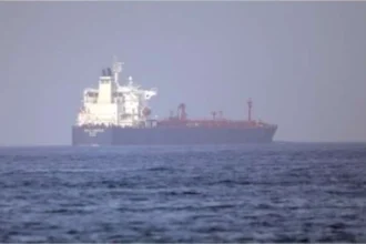 Σε επιφυλακή η ελληνική ναυτιλία μετά τις πληροφορίες για κλείσιμο των Στενών του Ορμούζ