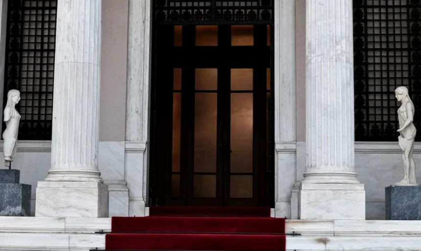 Σε επιφυλακή η κυβέρνηση για το νέο κύμα ακρίβειας