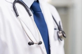 Θεσσαλονίκη: Συνελήφθη 67χρονη που εξύβρισε γιατρό στο νοσοκομείο Παπανικολάου