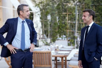 Τηλεφώνημα Μακρόν σε Μητσοτάκη – Συμφώνησαν να συνεργαστούν για Κύπρο και ελευθερία της ναυσιπλοΐας στην Ερυθρά Θάλασσα