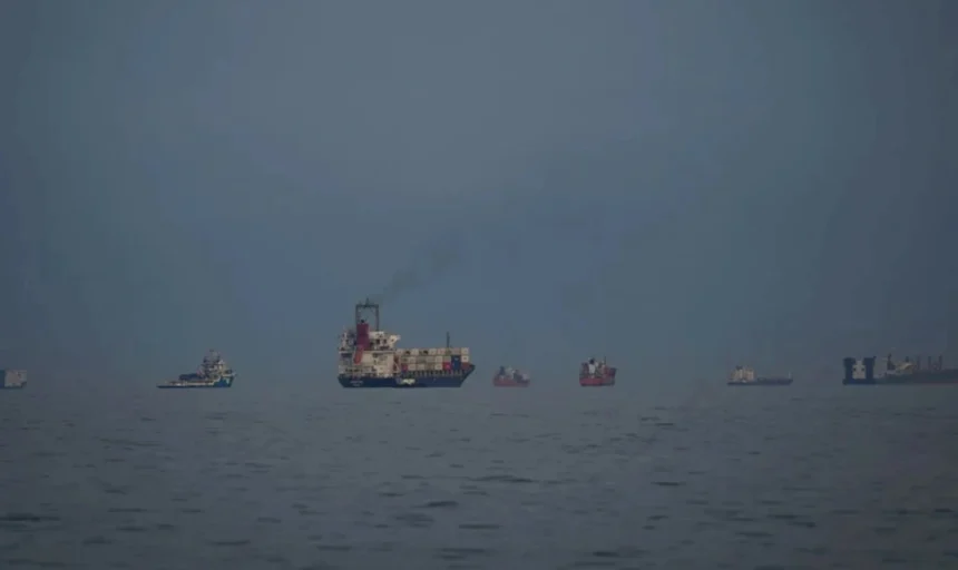 Το Ιράν ανακοίνωσε απαγόρευση ναυσιπλοΐας «προς και από λιμάνια συμμάχων των εχθρών» 