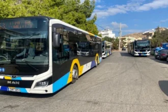Βουλή: Υπερψηφίστηκε το νομοσχέδιο για τις Μεταφορές – «Πέρασαν» και οι διατάξεις για τα ταξί