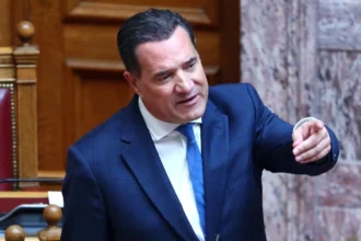 Άδωνις: Μήνυση και αγωγή κατά του Σαλμά για τα περί Ευρωπαϊκής Εισαγγελίας στο υπουργείο Υγείας