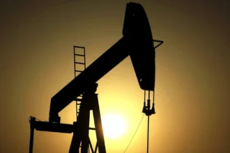 Άλμα 11% στο πετρέλαιο μετά τις απειλές Τραμπ για χτυπήματα σε εργοστάσια ηλεκτρισμού