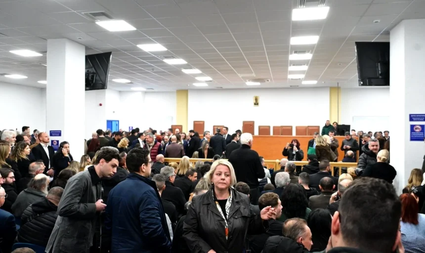 Δίκη για Τέμπη: Συνεχίζεται σήμερα η διαδικασία των νομιμοποιήσεων