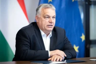 Εκλογές στην Ουγγαρία την Κυριακή 12/4: Αυτοδυναμία στο αντιπολιτευόμενο Tisza δίνουν οι δημοσκοπήσεις, κρίνεται το μέλλον του Όρμπαν